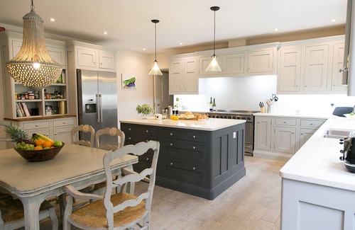 Redruth House | Burncoose House - a house that sleeps 14 guests in 7 bedrooms