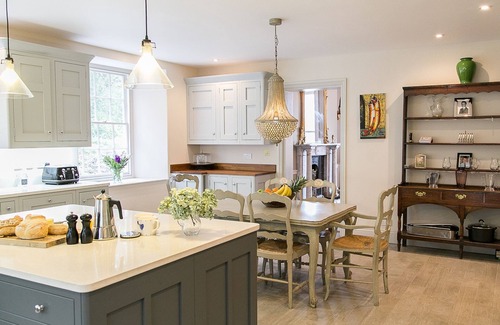 Redruth House | Burncoose House - a house that sleeps 14 guests in 7 bedrooms