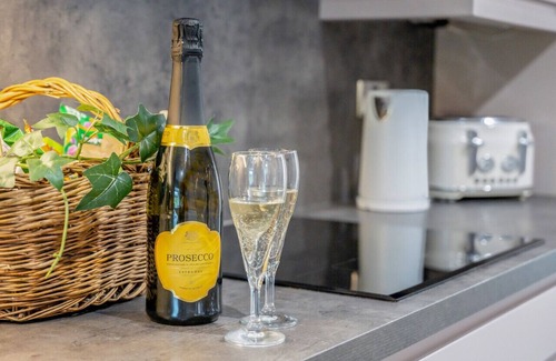 Hexham House | Burnside Cottage - Three Bedroom House, Sleeps 8