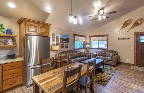 West Yellowstone Cabin | Burnt Hole-Sleeps 4, In Town, 5 blocks from Yellowstone Park, A/C and wifi
