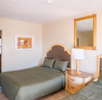 Lake Havasu City Hotel | Burro Inn