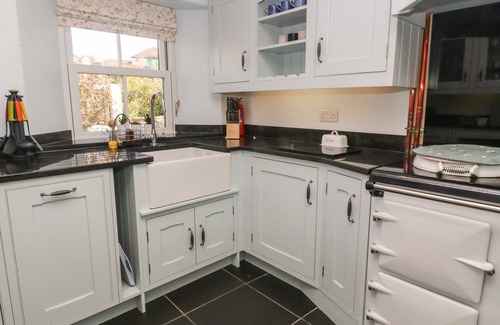 Tywardreath Cottage | BURROW HOUSE, pet friendly, with open fire in Tywardreath