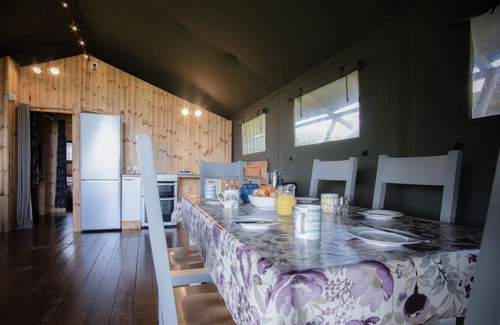 Llangennith RV Rental | Burryholmes - Safari Glamping Tent - Llangennith