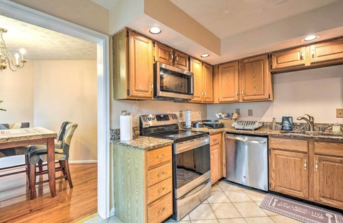 Burtonsville House | Burtonsville Townhome 20 Mi to DC!