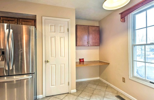 Burtonsville House | Burtonsville Townhome 20 Mi to DC!