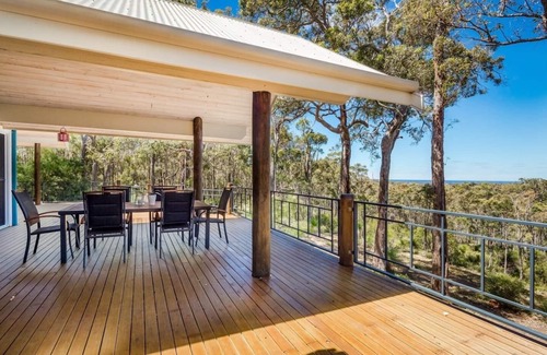 Yallingup Siding House | Burwood Bush House Close to Wineries and Beach