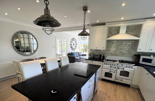 Ventnor Apartment | Burwyns - luxury accommodation with Sauna (Pet Friendly £)