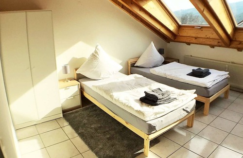 Busingen am Hochrhein Apartment | BÜS02 three room apartment with kitchen and wifi