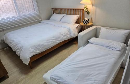 Choryang House | Busan Stay near KTX Station #5min Walk #Up to 5 Guests