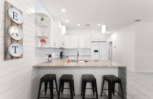 Bearss Plaza House | Busch Garden New House