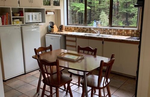 St. Arnaud House | Bush and birdsong at spacious home-away-from-home, just minutes from lake shore