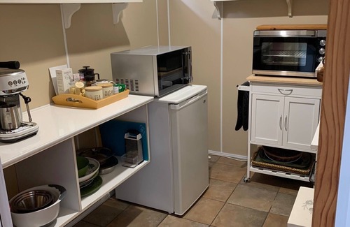 St. Arnaud House | Bush and birdsong at spacious home-away-from-home, just minutes from lake shore