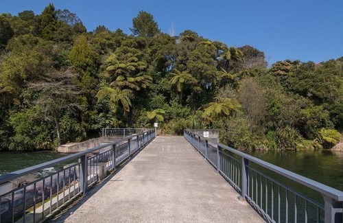 Okere Falls House | Bush Haven - Okere Falls Holiday Home
