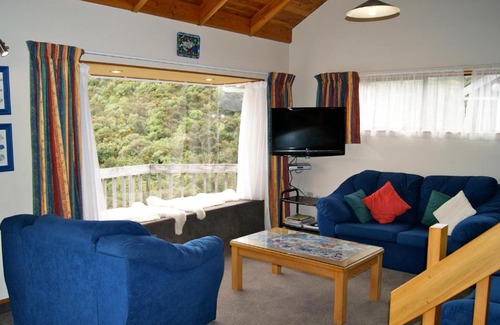 Tata Beach House | Bush Henge - Tata Beach Holiday Home