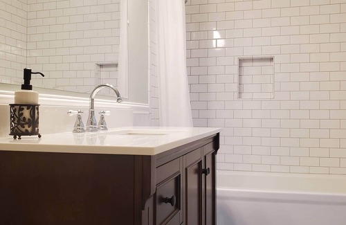 Index House | Bush House Inn