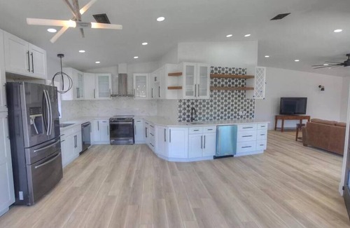 Parker Strip House | Bush Master Suite Sum