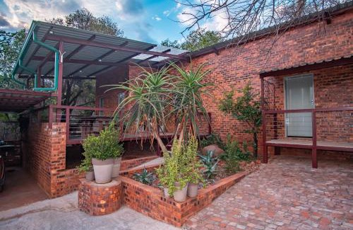 Pretoria Apartment | Bushbaby Cottage in Hartbeespoort