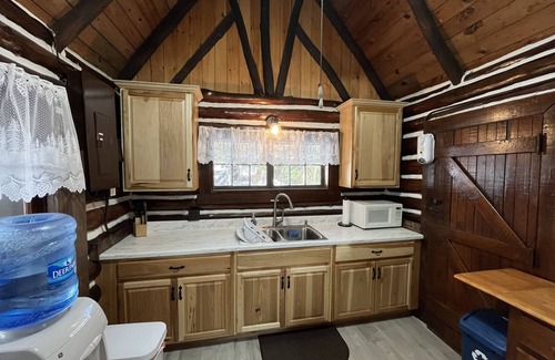 East Stroudsburg Cabin | Bushkill Waterfront Log Cabin