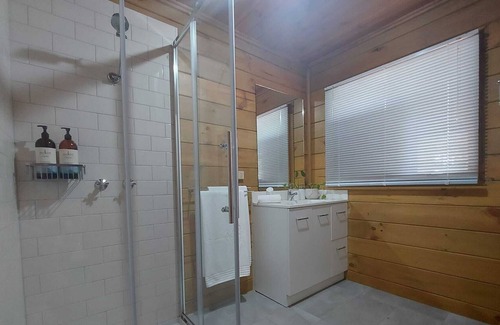 Echuca Cabin | Bushland Cabin Near Boat Ramp and Town