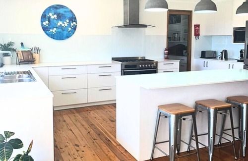 Moruya House | Bushland Escape: A rural bush setting on acreage suitable for small groups
