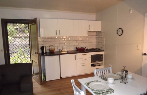 Boyland Villa | Bushland serenity couples escape