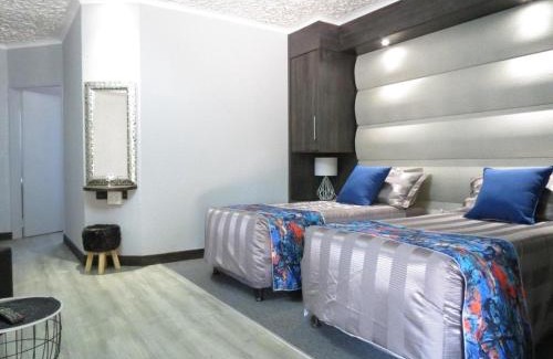 Roodeplaat Cabin | Bushmans Rock