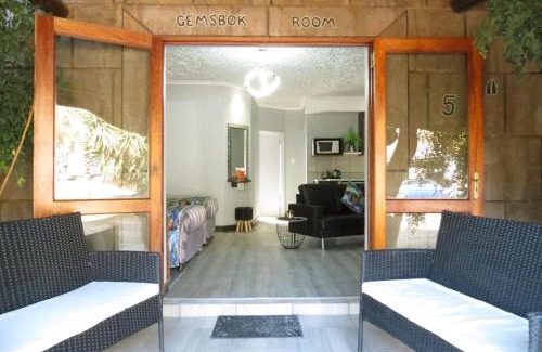 Roodeplaat Cabin | Bushmans Rock