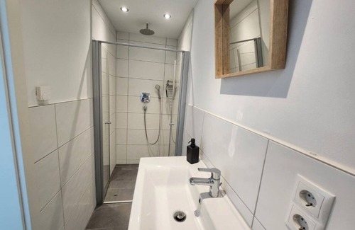 Westheim Apartment | Business apartment with WIFI, elevator & free parking