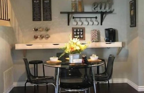 Ontario House | Business Executive Suites and Home Sweet Home!