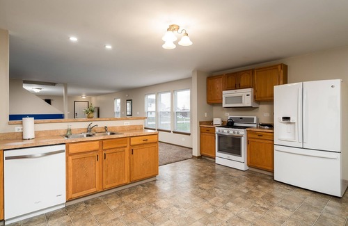 Belvidere House | *Business Friendly Newer Home!*