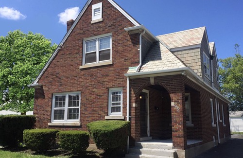 Niagara Falls Apartment | Business Friendly, Couple Friendly, Great Neighborhood, Minutes from the Falls!