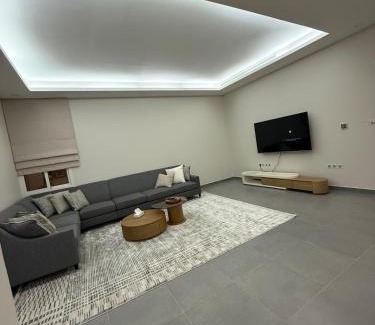 Al Khobar Apartment | Business&Leisure ModernApartment in Central Khobar with smart entry
