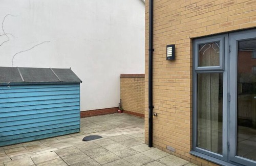 Reading House | Business Stays In RG2 - Sleeps Up to 12!
