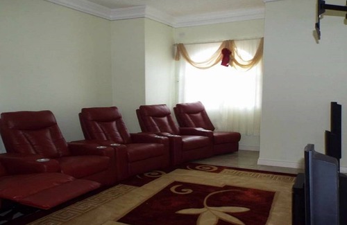 Spanish Town House | Business Travel Rental/BPO Traing and Houseing Sleeps 14+