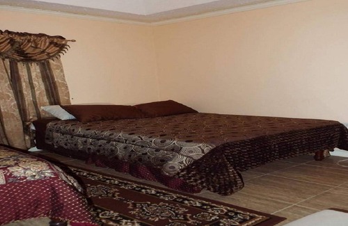 Spanish Town House | Business Travel Rental/BPO Traing and Houseing Sleeps 14+