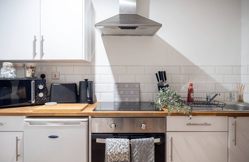 Leeds Apartment | Business Travel Stay by Kirkstall Centre