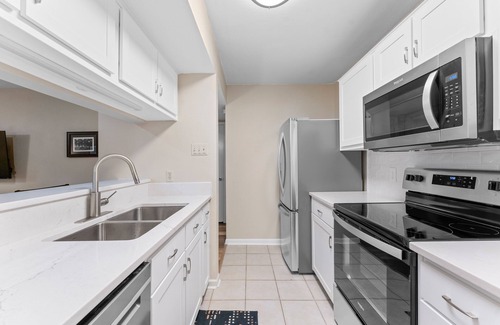 Highlands - Perkins Condo | Business Traveler Condo-Near LSU, Hospitals, State Capitol