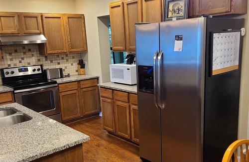 Portsmouth House | Business Travelers- Perfect home away from home! 3 Bed, 2 full bath home.