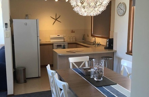 Tickera House | Bussy's Beach House - relaxing quiet getaway