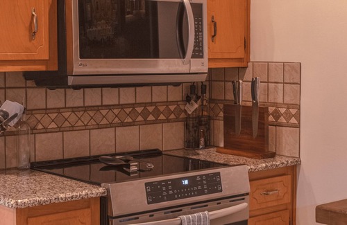 McDonough Cabin | Bustamante Ranch - Charming 3-bedroom cabin in brilliant McDonough