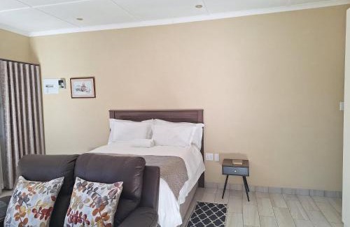 Edenvale Apartment | Bustani 2 - Self-Catering Studio Minimum 2 Nights