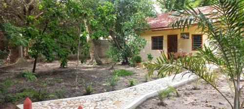 West Coast Division House | Busy Bee Nature Residence