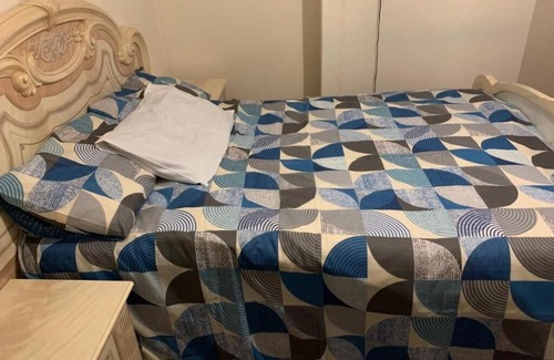 Leigh Hotel | Busybee - Guest House- Self service