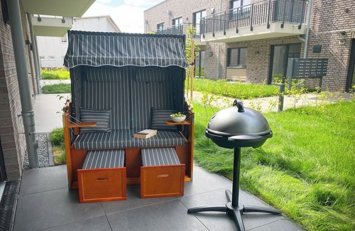 Tossens Apartment | Butjahuus - Sauna. Garden. Low barrier. Close to the North Sea.