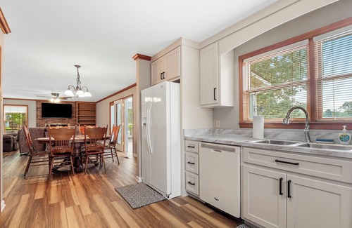 Arley House | Butler Branch Point: 4 BR, 2.5 BA in Arley, Sleeps 12