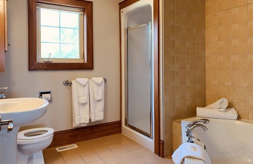 Port Stanton Cottage | Butlers Ridge Cottage- Lakefront Property on Sparrow Lake