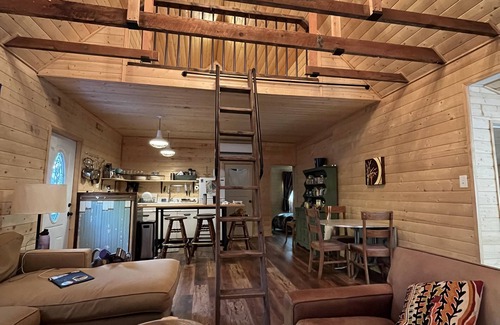 Sierra City Cabin | Butte Bungalow- 30+day rental- Sierra Buttes, Yuba River and Lakes Basin!