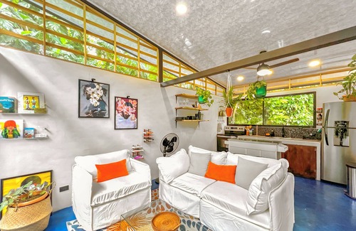 Puerto Viejo de Talamanca Villa | Butterfly Buddha Bungalow in the Playa Negra Jungle