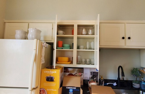 Guthrie House | Buttercup Cottage downtown area/WI-FI/PETS