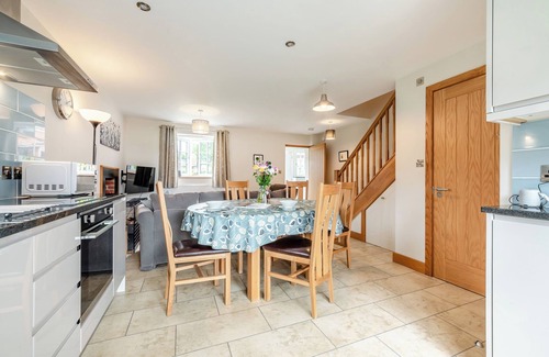 Redlynch Cottage | BUTTERCUP COTTAGE, family friendly, with open fire in Redlynch